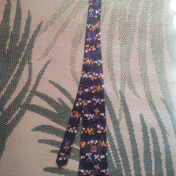 Mickey Unlimited Men's Tie 100% Silk Hand Made Disney Mickey Mouse BLUE - Picture 2 of 6